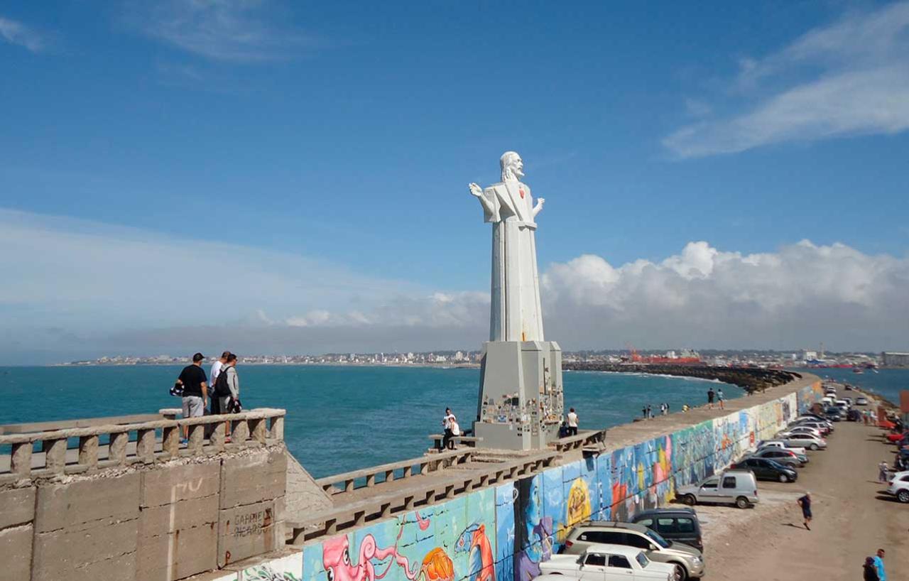 Vista panorámica de la Escollera Sur del Puerto de Mar del Plata donde se encuentra la reserva de lobos marinos