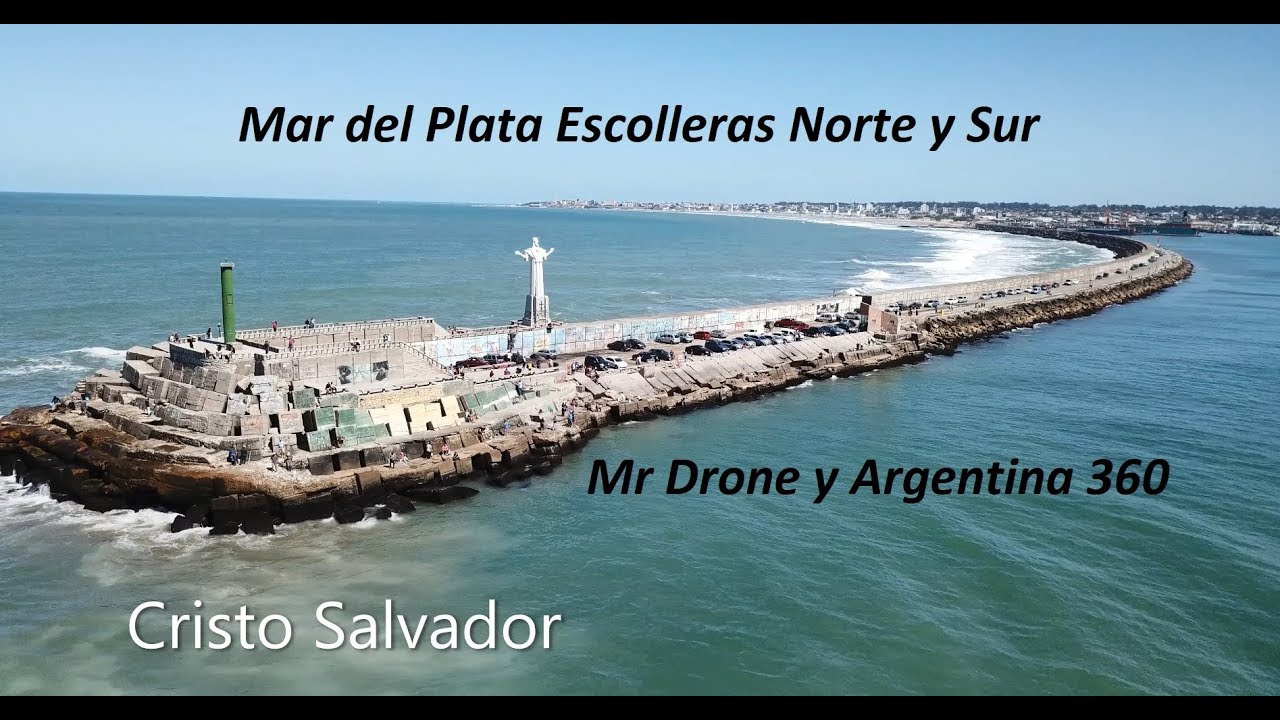 Vista aérea panorámica del Puerto de Mar del Plata mostrando las escolleras Norte y Sur con el Cristo Salvador