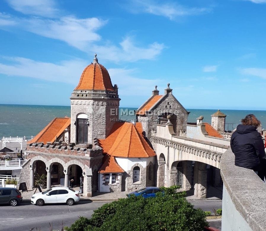 Torreón del Monje Mar del Plata arquitectura gótica confitería historia patrimonio turismo