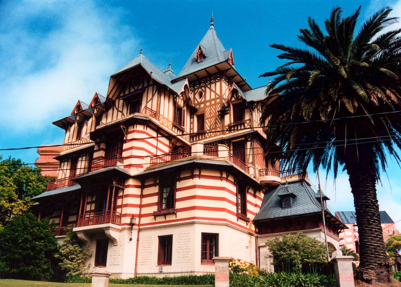 Casa sobre el Arroyo diseñada por Amancio Williams en Mar del Plata